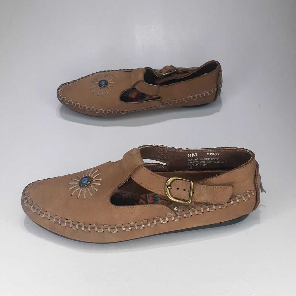Women's Soft Tan  Suede  Native American Style By HUSH PUPPIE Size 8.